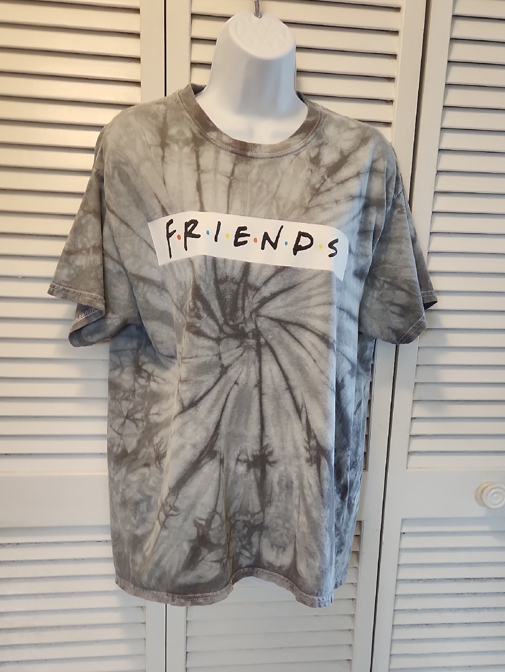 " FRIENDS" Love Tribe Gray Tie-Dye 'Short Sleeve Tee
